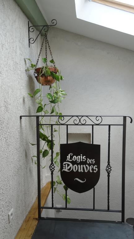 Logis Des Douves Bed & Breakfast Tiffauges Exterior photo